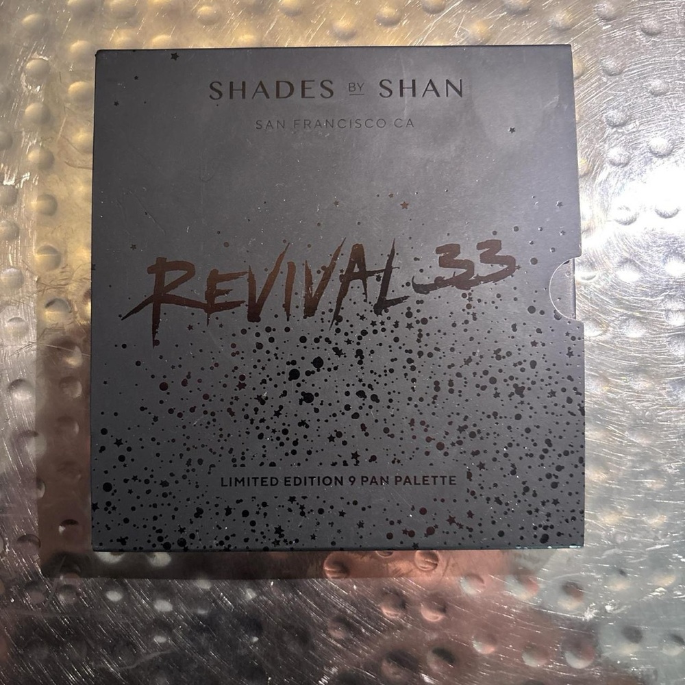 Shades by Shan Revival 33 Eyeshadow Palette - Black